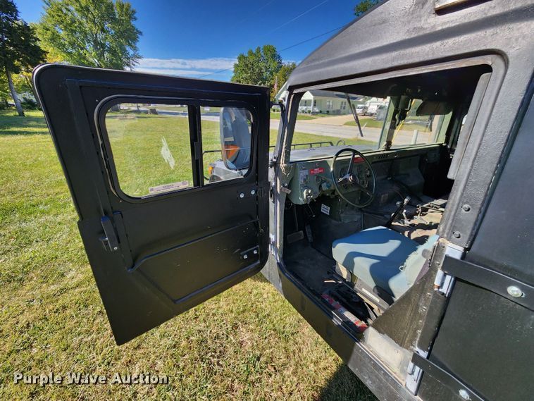 image for item KH9284 1995 Am General M988A1  HMMWV SUV