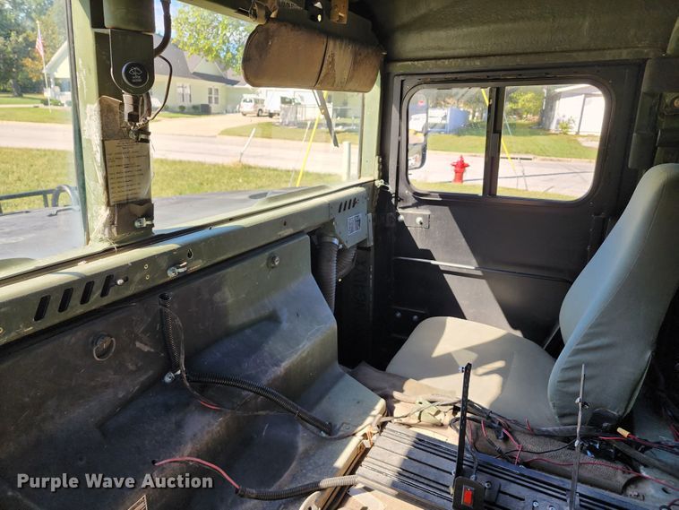 image for item KH9284 1995 Am General M988A1  HMMWV SUV