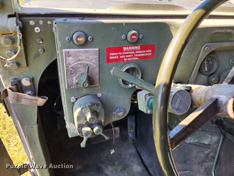 image for item KH9284 1995 Am General M988A1  HMMWV SUV