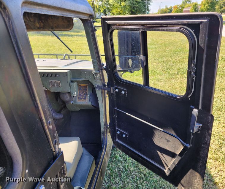 image for item KH9284 1995 Am General M988A1  HMMWV SUV