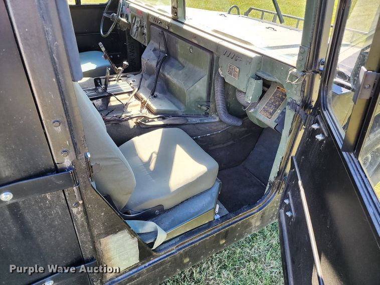 image for item KH9284 1995 Am General M988A1  HMMWV SUV