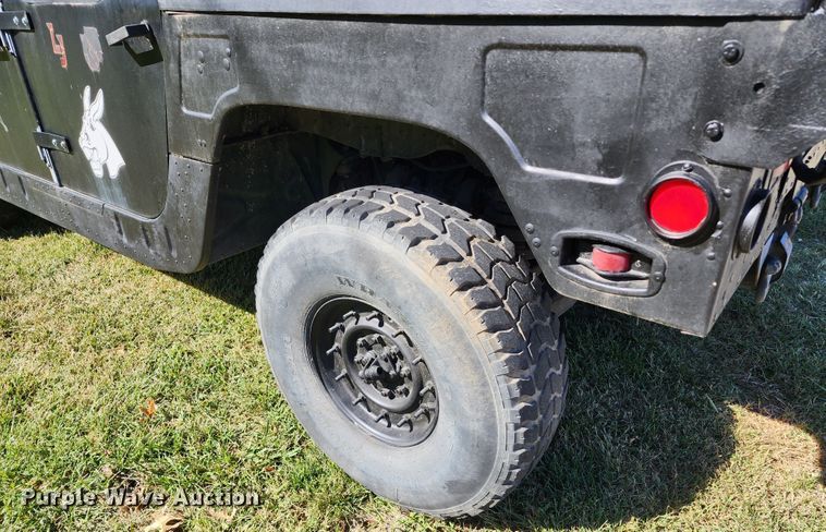 image for item KH9284 1995 Am General M988A1  HMMWV SUV