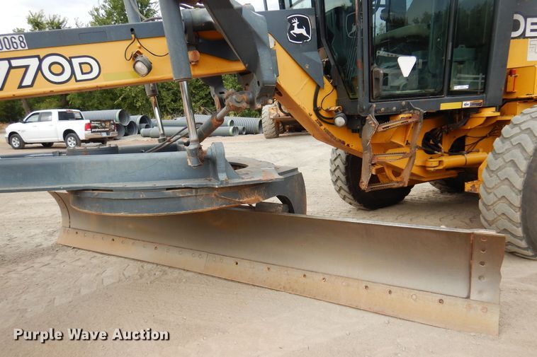 image for item KP9004 2008 John Deere 770D  motor grader
