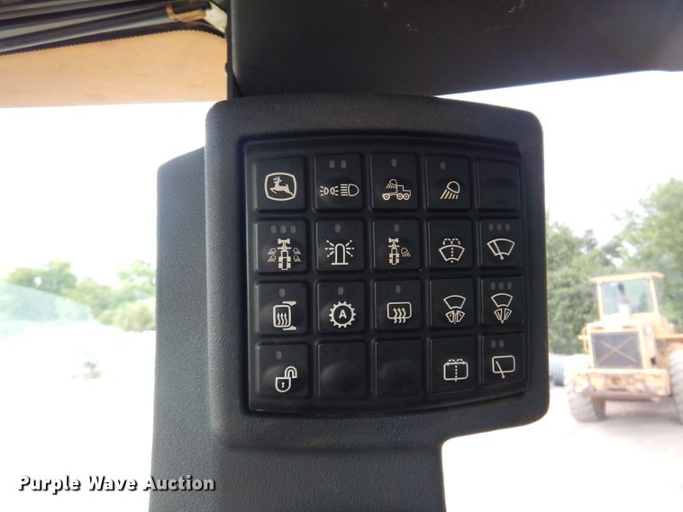 image for item KP9004 2008 John Deere 770D  motor grader