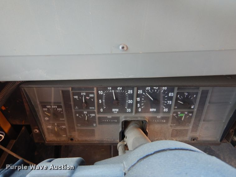 image for item KP9006 2002 International Blue Bird  school bus