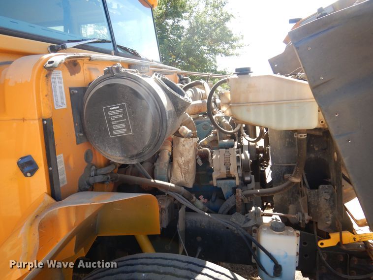 image for item KP9006 2002 International Blue Bird  school bus