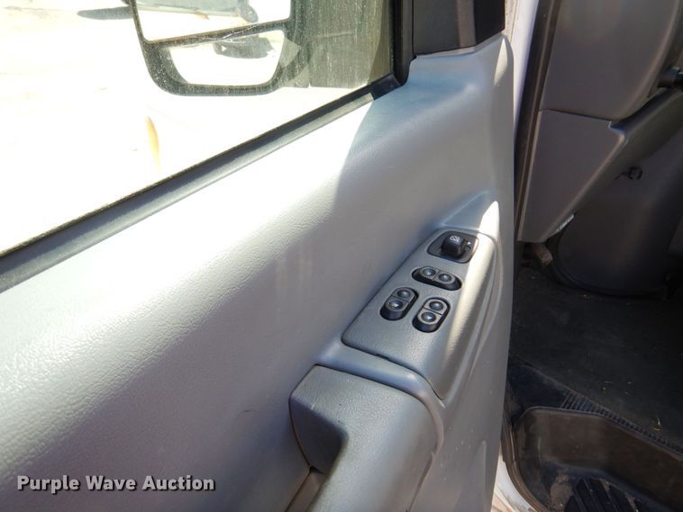 image for item KP9008 2003 Ford E150  van