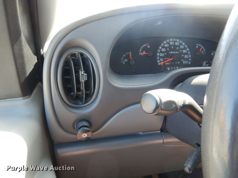 image for item KP9008 2003 Ford E150  van