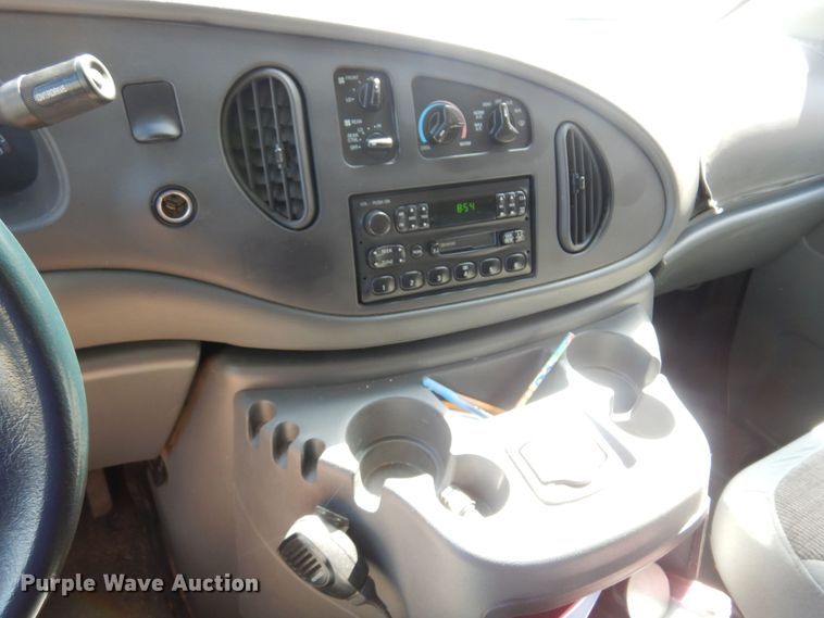 image for item KP9008 2003 Ford E150  van