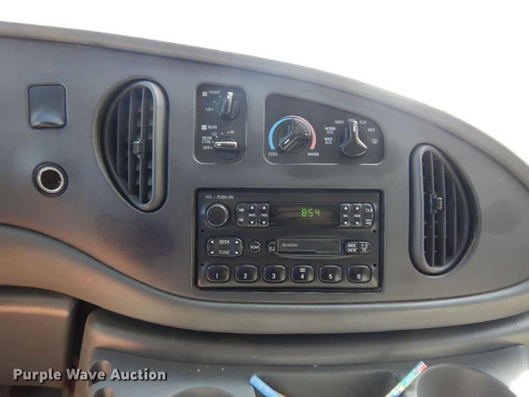 image for item KP9008 2003 Ford E150  van