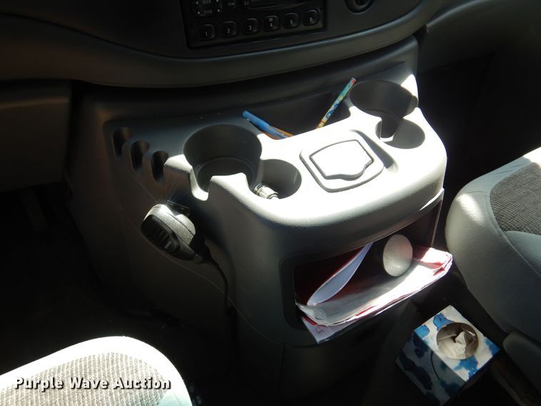 image for item KP9008 2003 Ford E150  van