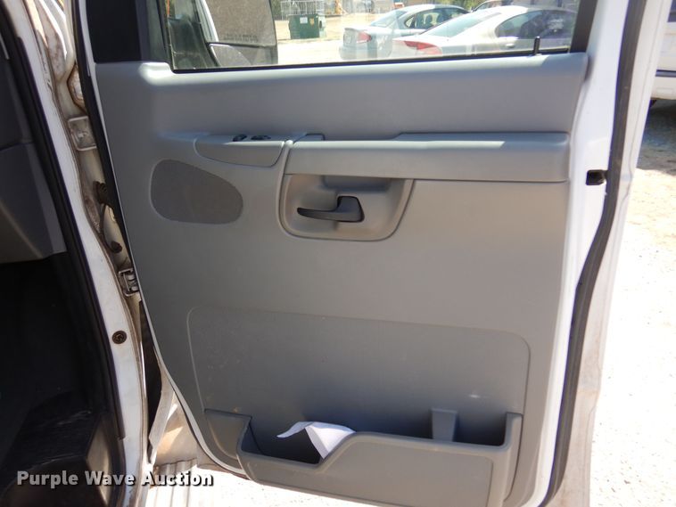 image for item KP9008 2003 Ford E150  van