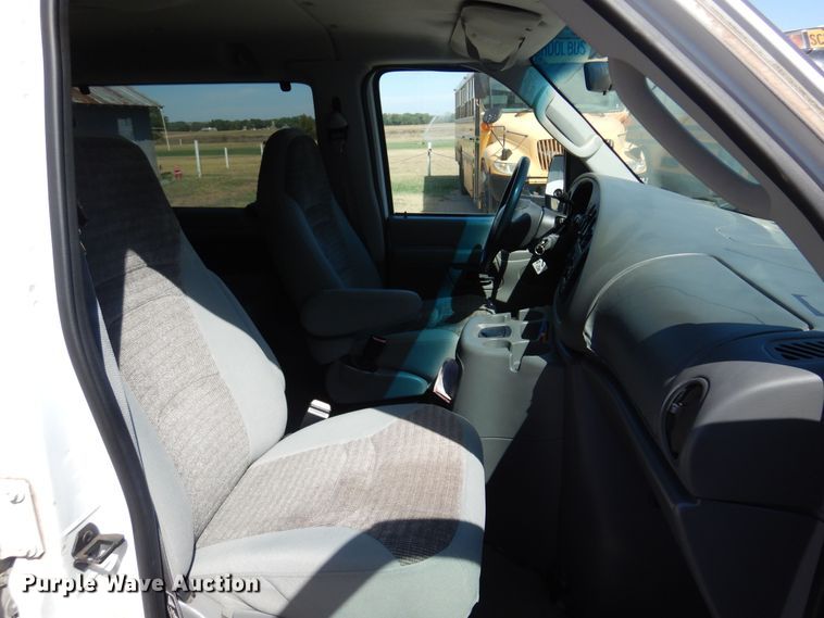 image for item KP9008 2003 Ford E150  van