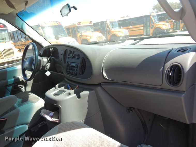 image for item KP9008 2003 Ford E150  van