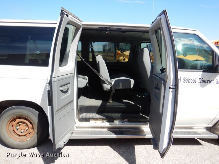 image for item KP9008 2003 Ford E150  van