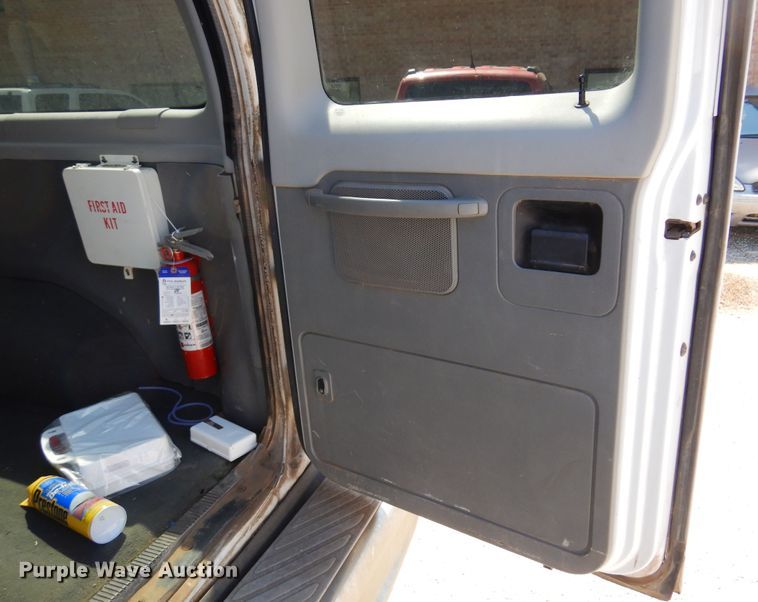 image for item KP9008 2003 Ford E150  van