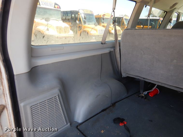 image for item KP9008 2003 Ford E150  van