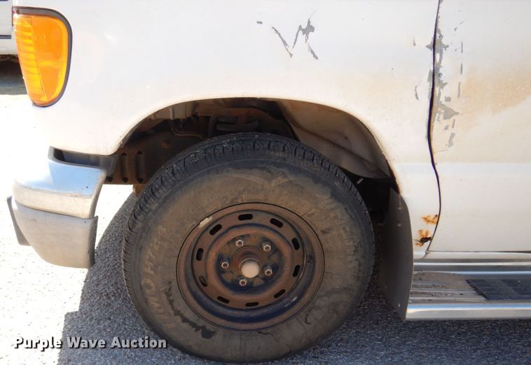 image for item KP9008 2003 Ford E150  van
