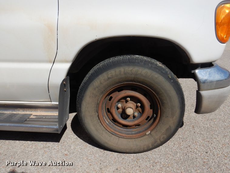 image for item KP9008 2003 Ford E150  van
