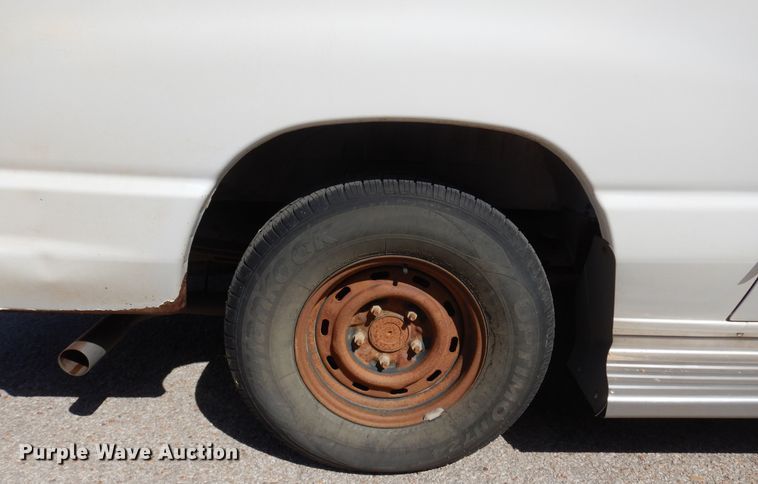 image for item KP9008 2003 Ford E150  van