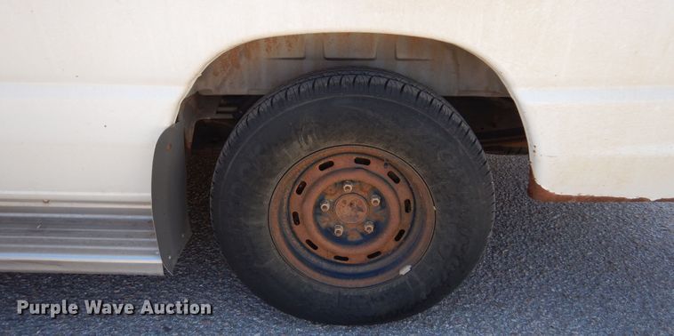 image for item KP9008 2003 Ford E150  van