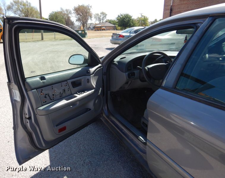 image for item KP9009 2006 Ford Taurus