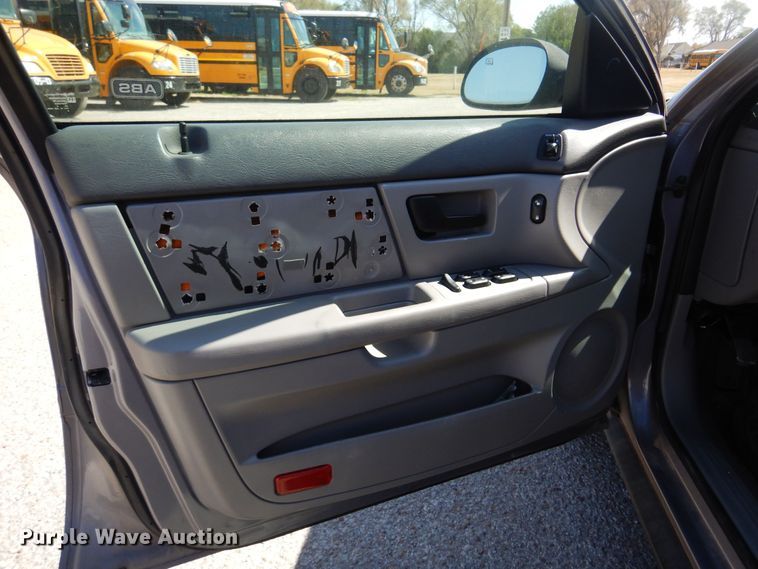 image for item KP9009 2006 Ford Taurus