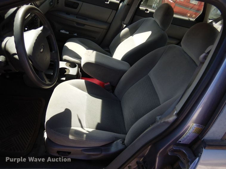 image for item KP9009 2006 Ford Taurus