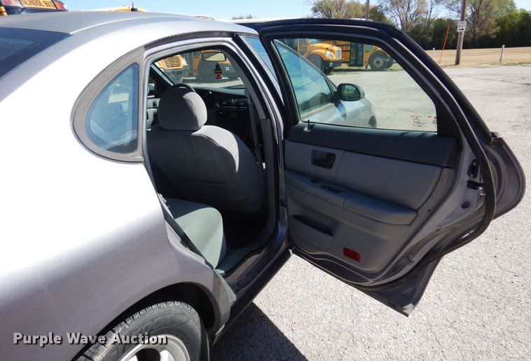 image for item KP9009 2006 Ford Taurus