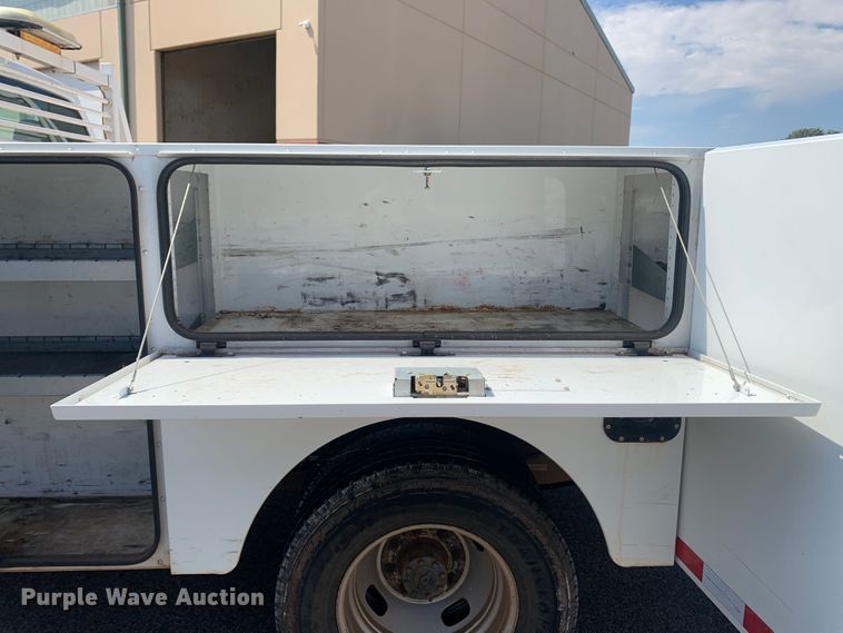 image for item LK9252 2012 Ford F350 Super Duty  utility bed pickup truck