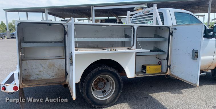 image for item LK9252 2012 Ford F350 Super Duty  utility bed pickup truck