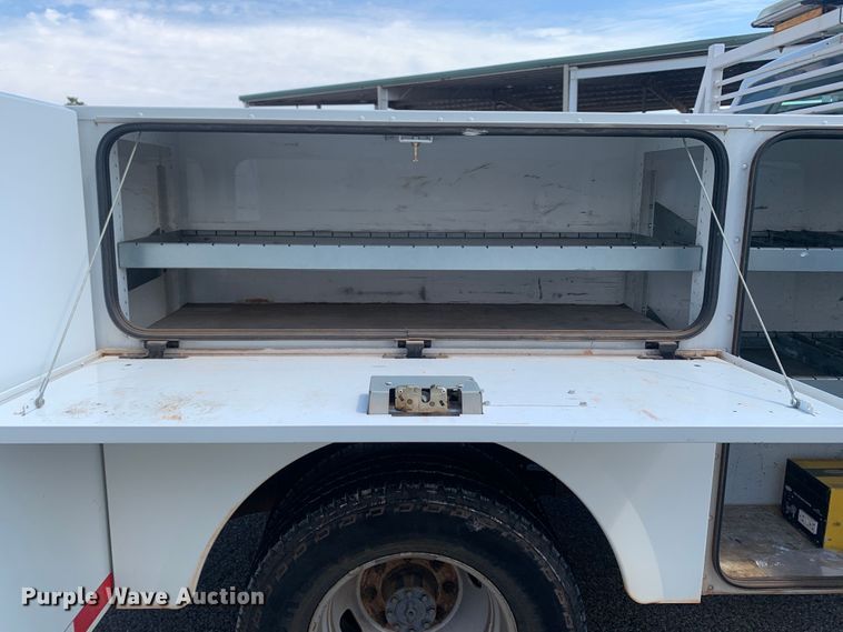 image for item LK9252 2012 Ford F350 Super Duty  utility bed pickup truck