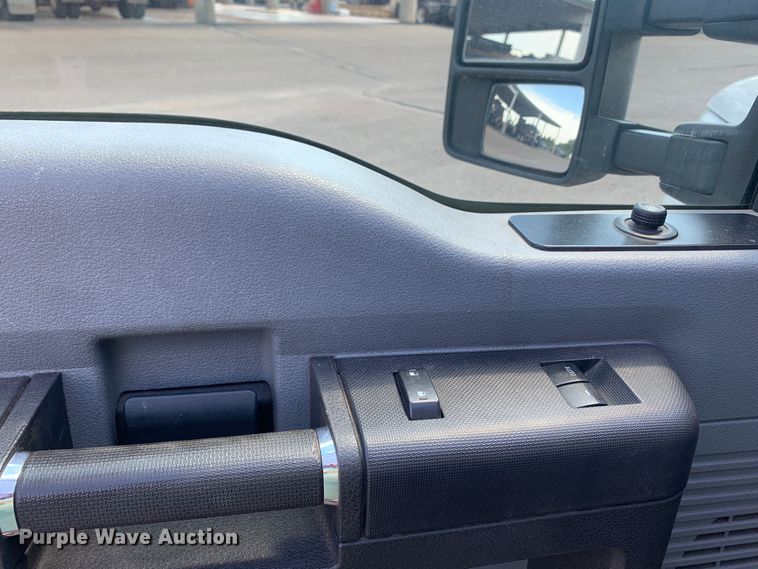 image for item LK9252 2012 Ford F350 Super Duty  utility bed pickup truck