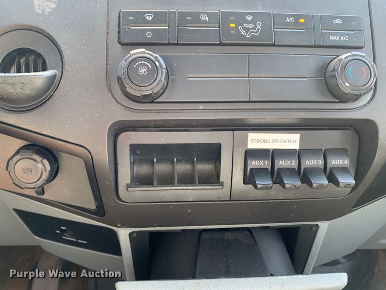 image for item LK9252 2012 Ford F350 Super Duty  utility bed pickup truck