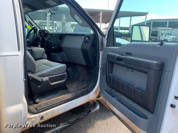 image for item LK9252 2012 Ford F350 Super Duty  utility bed pickup truck