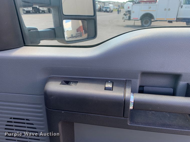 image for item LK9252 2012 Ford F350 Super Duty  utility bed pickup truck