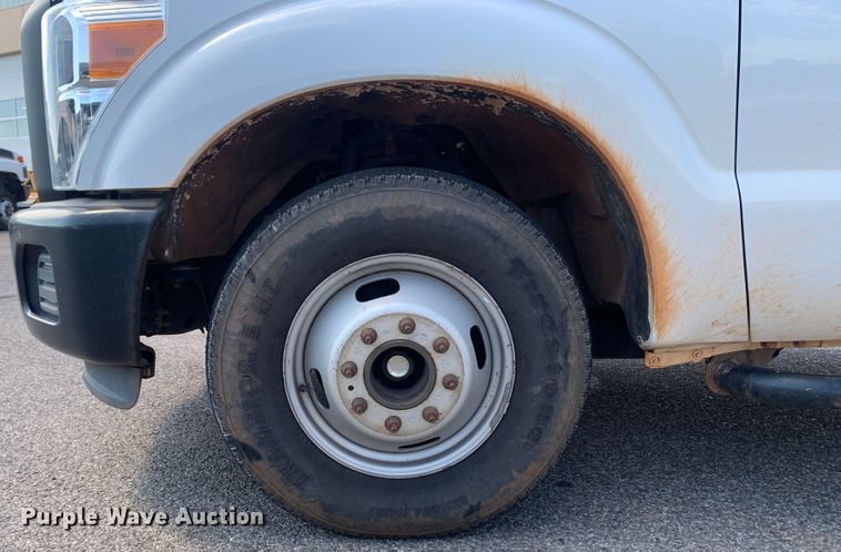 image for item LK9252 2012 Ford F350 Super Duty  utility bed pickup truck