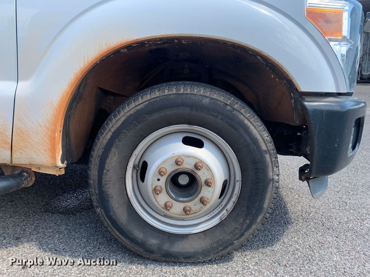 image for item LK9252 2012 Ford F350 Super Duty  utility bed pickup truck