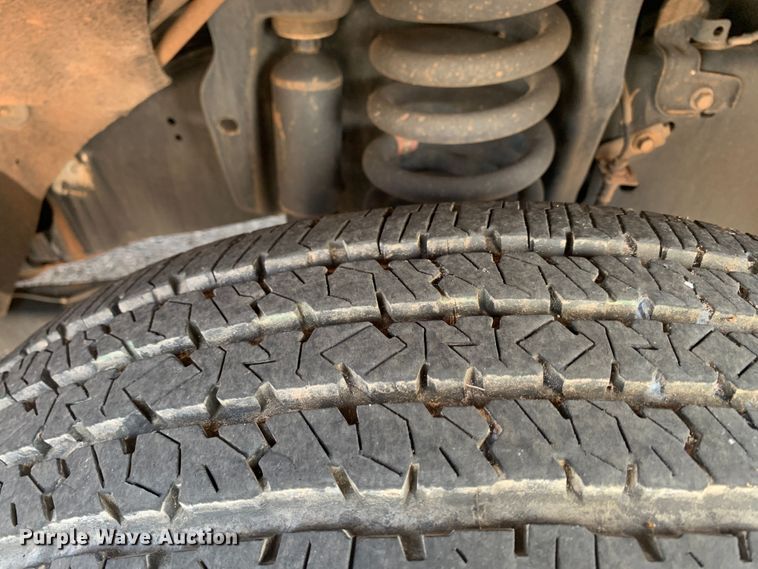 image for item LK9252 2012 Ford F350 Super Duty  utility bed pickup truck