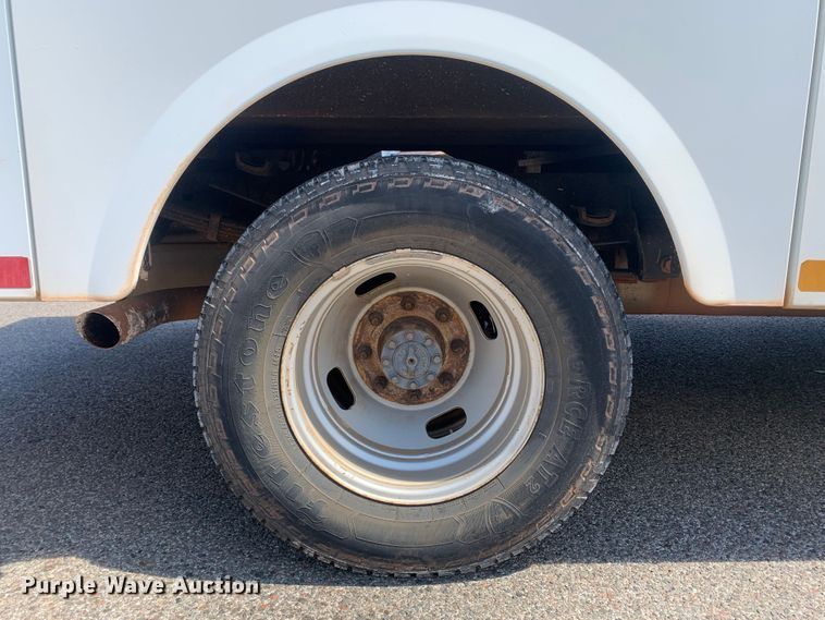 image for item LK9252 2012 Ford F350 Super Duty  utility bed pickup truck