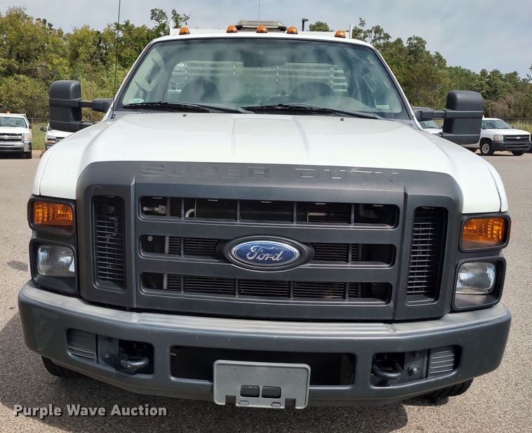 image for item LK9255 2010 Ford F350 Super Duty  utility bed pickup truck