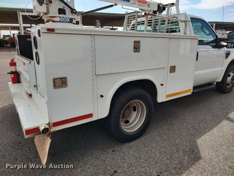 image for item LK9255 2010 Ford F350 Super Duty  utility bed pickup truck