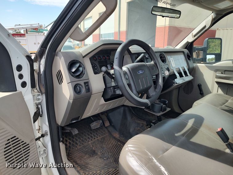 image for item LK9255 2010 Ford F350 Super Duty  utility bed pickup truck