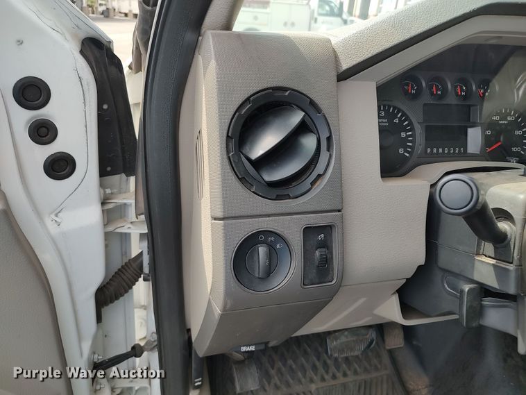 image for item LK9255 2010 Ford F350 Super Duty  utility bed pickup truck