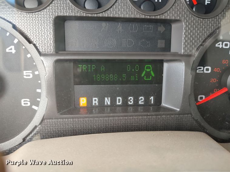 image for item LK9255 2010 Ford F350 Super Duty  utility bed pickup truck