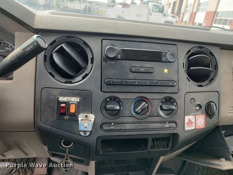 image for item LK9255 2010 Ford F350 Super Duty  utility bed pickup truck