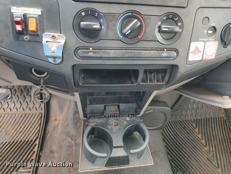 image for item LK9255 2010 Ford F350 Super Duty  utility bed pickup truck