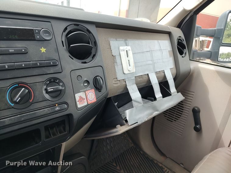 image for item LK9255 2010 Ford F350 Super Duty  utility bed pickup truck