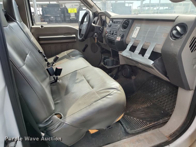 image for item LK9255 2010 Ford F350 Super Duty  utility bed pickup truck