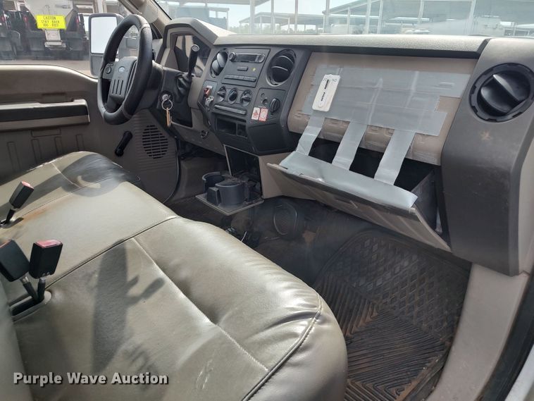 image for item LK9255 2010 Ford F350 Super Duty  utility bed pickup truck